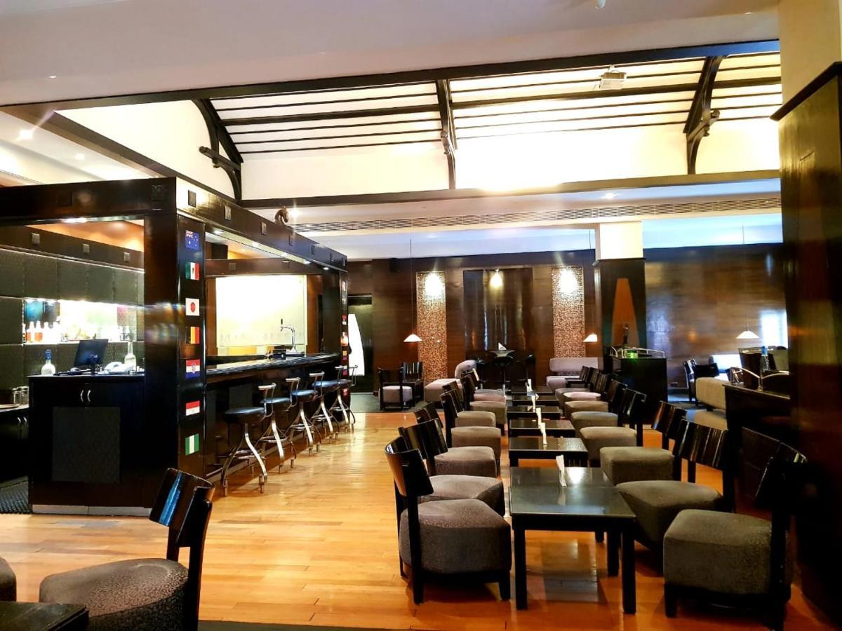 그린 파크 첸나이 호텔 외부 사진 The lounge at the airport